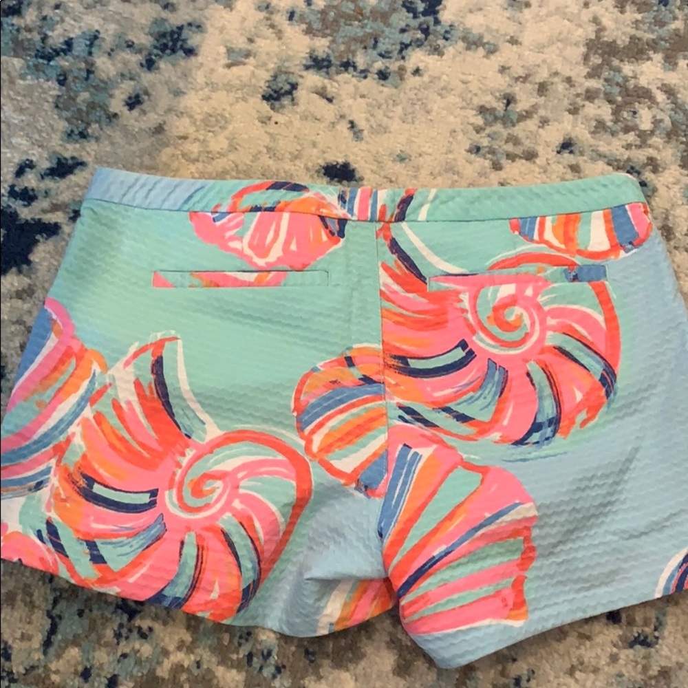 Lilly Pulitzer Size 4 Shorts - Picture 4 of 4